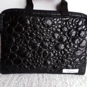 Fekete steppelt laptoptáska - Meska.hu