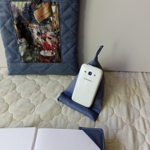 Szürke romantikus könyvtartó,telefontartó szett - könyv & zene - könyvtok - Meska.hu Szürke romantikus könyvtartó,telefontartó szett - könyv & zene - könyvtok - Meska.hu