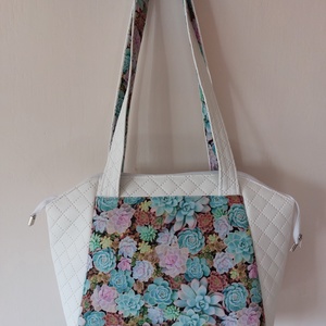 Fehér műbőr tavirózsával táska - táska & tok - kézitáska & válltáska - válltáska - Meska.hu