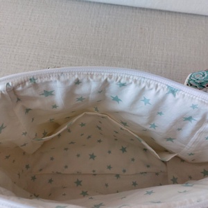 Fehér műbőr tavirózsával táska - táska & tok - kézitáska & válltáska - válltáska - Meska.hu