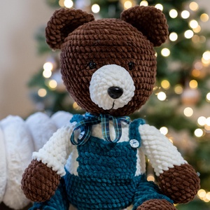 Horgolt mackó kék nadrágban - játék & sport - plüssállat & játékfigura - maci - Meska.hu