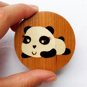 Aranyos fekvő panda kulcstartó/mágnes (Intarzia) - táska & tok - kulcstartó & táskadísz - kulcstartó - Meska.hu