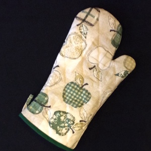 Edényfogó kesztyű zöld alma mintával , Otthon & Életmód, Konyhafelszerelés, tálalás, Konyhai textil, Edényfogó & Edényfedő, Varrás, MESKA