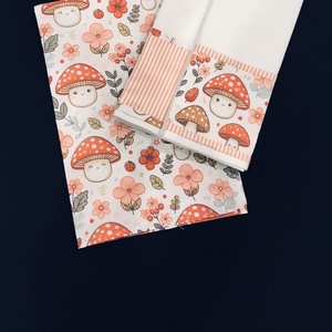 Konyharuha szett vidám gomba  mintával , Otthon & Életmód, Konyhafelszerelés, tálalás, Konyhai textil, Konyharuha & Törlőkendő, Varrás, Három részes konyharuha szett pamutvászonból 
- 1. Vidám gomba  mintás pamutvászonból  készült 
- 2..., MESKA