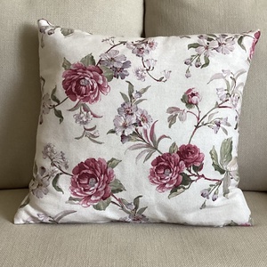 Díszpárnahuzat rózsa mintával , Otthon & Életmód, Lakástextil, Párna & Párnahuzat, Díszpárnahuzat, Varrás, MESKA