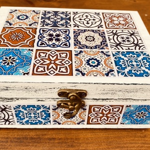 Vintage doboz, Otthon & Életmód, Dekoráció, Asztal és polc dekoráció, Díszdoboz, Decoupage, transzfer és szalvétatechnika, MESKA