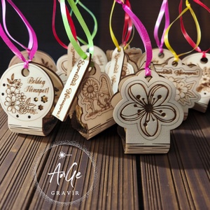 Bonbonos nőnapi, valentin napi ajándék - otthon & életmód - papír, írószer - ajándékozás kellékei - ajándékkísérő - Meska.hu