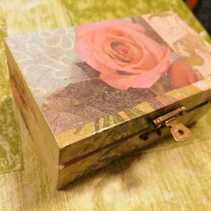Kis ékszertartó doboz II. , Ékszer, Ékszertartó, Ékszerdoboz, Decoupage, transzfer és szalvétatechnika, MESKA