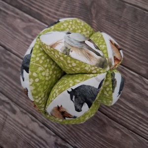 Montessori fejlesztő labda - szétszedhető - játék & sport - 3 éves kor alattiaknak - babalabda - Meska.hu