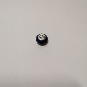 Pandora stílusú fazettált charm fsötétkék selyem csillámmal - ékszer - karkötő - charm karkötő - Meska.hu