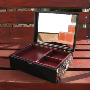 Tükrös ékszertartó Judit kérésére (kérlek ne vedd meg előle) -  - Meska.hu