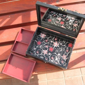 Tükrös ékszertartó Judit kérésére (kérlek ne vedd meg előle) -  - Meska.hu