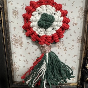 Makramé kokárda - Meska.hu