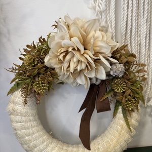Mindenszenteki koszorú angyalkával  természetes, elegáns hangulatban (25 cm), Otthon & Életmód, Vallás, Temetkezési tárgy, Virágkötés, MESKA