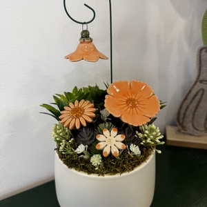 Kerámia virágos asztaldísz � barackos árnyalatú, egyedi kézműves dekoráció - otthon & életmód - dekoráció - asztal és polc dekoráció - asztaldísz - Meska.hu