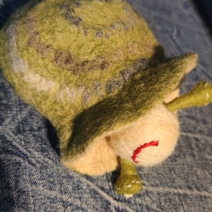 Csigusz, nemez fejlesztőjáték - játék & sport - készségfejlesztő és logikai játék - oktató játékok - Meska.hu