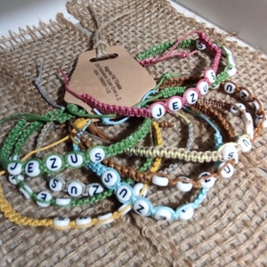 Jézus betűs makrame karkötők  - Meska.hu