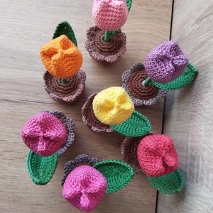Horgolt tulipánok - otthon & életmód - dekoráció - dísztárgy - Meska.hu