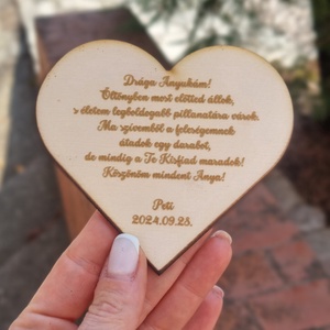 Egyedi szöveggel kérhető gravírozott szülőköszöntő szív, Esküvő, Emlék & Ajándék, Szülőköszöntő ajándék, Gravírozás, pirográfia, MESKA