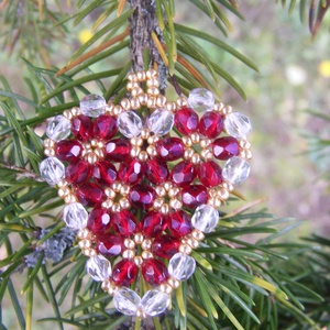 Szivecske - bordó, arany karácsonyfadísz, Karácsony, Karácsonyi lakásdekoráció, Karácsonyfadíszek, Gyöngyfűzés, gyöngyhímzés, MESKA