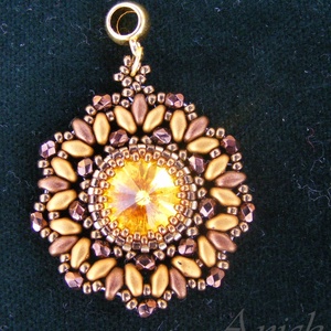 Bronz elegancia - Bronz - aranysárga gyöngymedál - ékszer - nyaklánc - medál - Meska.hu