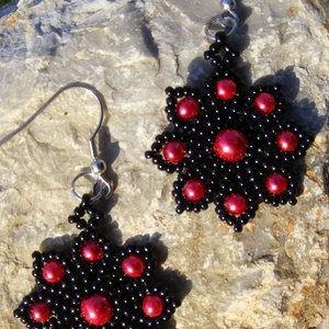 Tarka virág - gyöngyfülbevaló - ékszer - fülbevaló - lógó fülbevaló - Meska.hu