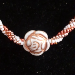 Pünkösdi rózsa - gyöngynyaklánc - ékszer - nyaklánc - gyöngyös nyaklánc - Meska.hu