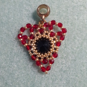 Kristályszív - Piros, fekete szív medál, Ékszer, Nyaklánc, Medál, Gyöngyfűzés, gyöngyhímzés, MESKA