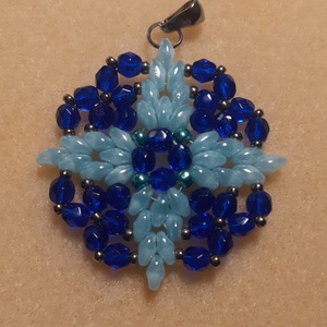 Kék csillag a sötét éjen - kék gyöngymedál, Ékszer, Nyaklánc, Medál, Gyöngyfűzés, gyöngyhímzés, MESKA