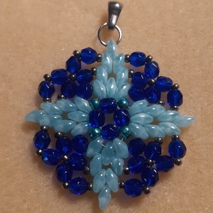 Kék csillag a sötét éjen - kék gyöngymedál - ékszer - nyaklánc - medál - Meska.hu