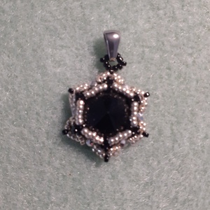 CSillagfény - gyöngymedál - ékszer - nyaklánc - medál - Meska.hu