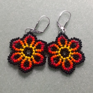 Lángvirág - Fekete, tűzszínű fülbevaló - ékszer - fülbevaló - lógós kerek fülbevaló - Meska.hu