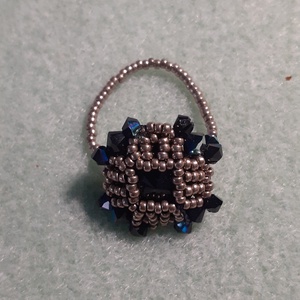 Sötét ragyogás - fekete - ezüst gyöngygyűrű - Meska.hu