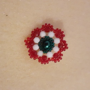 Gyöngykokárda - 4. - ékszer - kitűző és bross - Meska.hu