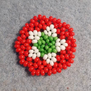 Gyöngykokárda - 5., Ékszer, Kitűző és Bross, Gyöngyfűzés, gyöngyhímzés, MESKA