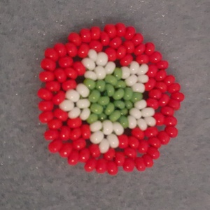 Gyöngykokárda - 5. - ékszer - kitűző és bross - Meska.hu