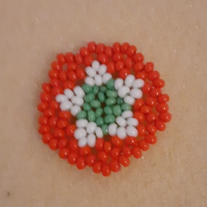 Gyöngykokárda - 5. - ékszer - kitűző és bross - Meska.hu