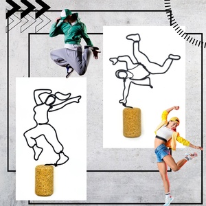 Foglalkozásokat, szakmákat szimbolizáló kézműves drótfigurák - kreatív ajándék fodrásznak, műkörmösnek, kozmetikusnak -  - Meska.hu