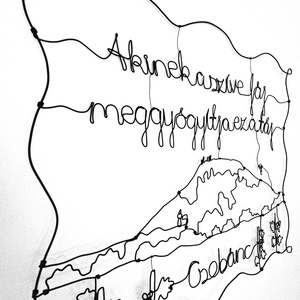 Balaton falikép � Csobánc - egyedi kézműves alkotás drótból - minimalista design ajándék - Egy darabka Balaton a faladon - otthon & életmód - dekoráció - fali és függő dekoráció - függődísz - Meska.hu