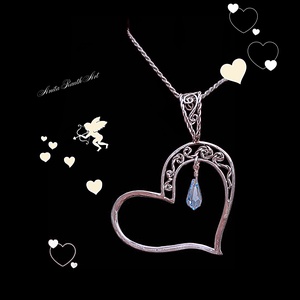 Ezüst szív Swarovski cseppel - kék, Ékszer, Nyaklánc, Medál, Fémmegmunkálás, Ékszerkészítés, MESKA