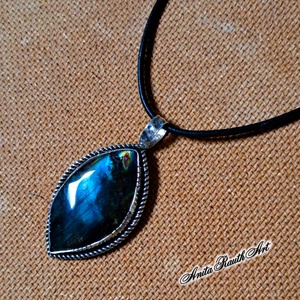 Kék labradorit medál - ékszer - nyaklánc - medál - Meska.hu