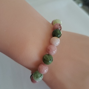 Rózsaszín opál, zöld jáde és zöld szerpentin jáde karkötő   - ékszer - karkötő - ásványkarkötő - Meska.hu