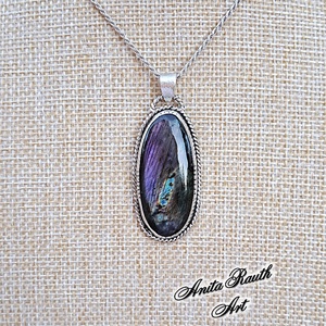 Labradorit medál - lilás színekkel - ékszer - nyaklánc - medál - Meska.hu