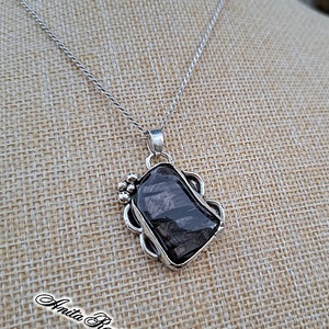 Medál Hiperisztén kővel  - ékszer - nyaklánc - medál - Meska.hu