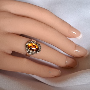 Borostyán ovális gyűrű csavartan - ékszer - gyűrű - statement gyűrű - Meska.hu