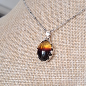 Borostyán medál - két színű - Meska.hu