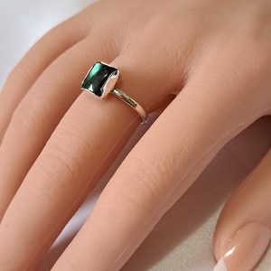 Négyzetes labradorit gyűrű - intenzív színű - ékszer - gyűrű - statement gyűrű - Meska.hu