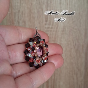 Swarovski gyöngy mályvaszínű Swarovski kristállyal a közepén  - ékszer - nyaklánc - medál - Meska.hu