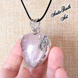 Rózsakvarc szív medál lepkével , Ékszer, Nyaklánc, Medál, Ékszerkészítés, Ötvös, MESKA