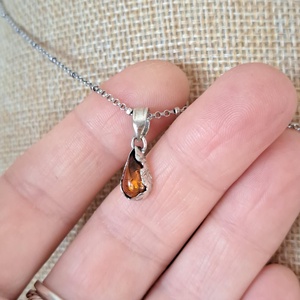 Borostyán csepp medál, Ékszer, Nyaklánc, Medál, Ékszerkészítés, Ötvös, MESKA